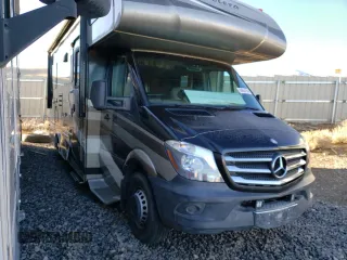 2014 Mercedes-Benz Sprinter Chassis with VIN WDAPF4CC7E9572456, listed as a Copart auction lot 84644164 with 57,901 mi miles and Salvage Title. Bid and sale history available at carsss.com. Image 4.