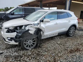 2019 Lincoln MKC Reserve z VIN 5LMCJ3C9XKUL20906, wystawiony jako Copart lot #52814185 z przebiegiem 50 821 mil mil oraz Szkoda całkowita • Salvage title. Historia ofert i sprzedaży dostępna na DreamBid. Obrazek 1.