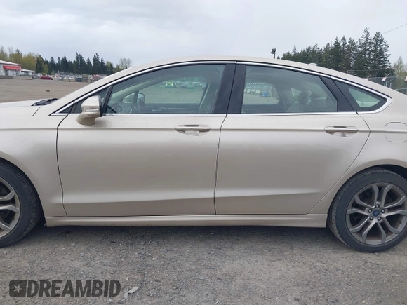 2019 Ford Fusion SEL with VIN 3FA6P0CD8KR256321, listed as a IAAI auction lot 41999502 with 67,500 mi miles. Bid and sale history available at carsss.com. Image 15.