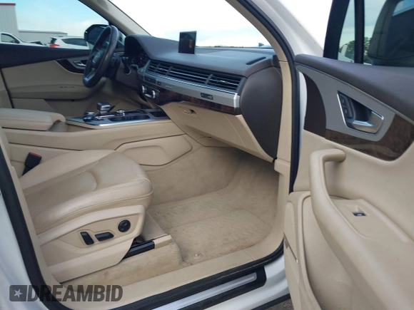 2018 Audi Q7 Premium Plus with VIN WA1LHAF71JD031195, listed as a IAAI auction lot 41219666 with 63,641 mi miles. Bid and sale history available at carsss.com. Image 5.