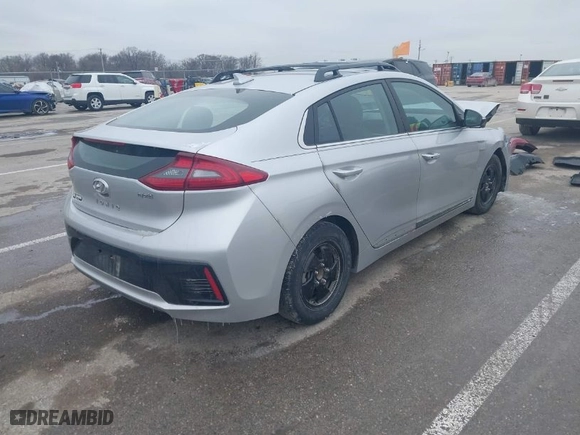2017 Hyundai Ioniq Hybrid SEL with VIN KMHC75LC7HU046162, listed as a IAAI auction lot 41572953 with 170,499 mi miles. Bid and sale history available at carsss.com. Image 4.