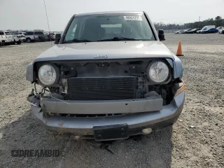 2017 Jeep Patriot Latitude with VIN 1C4NJPFB2HD102814, listed as a Copart auction lot 48924295 with 166,106 mi miles and Salvage Title. Bid and sale history available at DreamBid. Image 5.