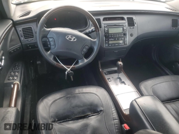 2011 Hyundai Azera Limited with VIN KMHFC4DF5BA552237, listed as a Copart auction lot 53460455 with 132,910 mi miles and Salvage title. Bid and sale history available at DreamBid. Image 8.