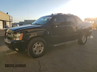2011 Chevrolet Avalanche LT with VIN 3GNTKFE3XBG393895, listed as a Copart auction lot 77356884 with 187,213 mi miles and Clean Title. Bid and sale history available at carsss.com. Image 1.