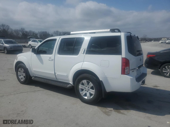 2005 Nissan Pathfinder LE with VIN 5N1AR18U15C713109, listed as a Copart auction lot 49290565 with 220,778 mi miles and Clean Title. Bid and sale history available at carsss.com. Image 2.