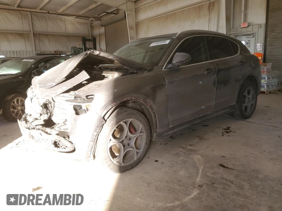 2018 Alfa Romeo Stelvio Ti z VIN ZASFAKBNXJ7B80163, wystawiony jako Copart lot #41805085 z przebiegiem Nie podano mil oraz Szkoda całkowita • Salvage title. Historia ofert i sprzedaży dostępna na DreamBid. Obrazek 1.