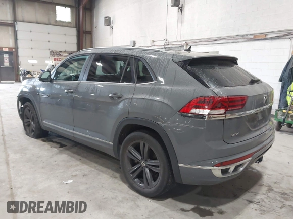 2020 Volkswagen Atlas SE with VIN 1V21E2CA5LC229605, listed as a IAAI auction lot 42431332 with 42,506 mi miles and . Bid and sale history available at DreamBid. Image 3.
