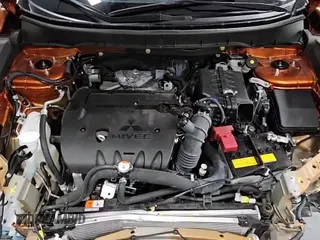 2024 Mitsubishi Outlander S with VIN JA4ARUAU3RU019287, listed as a Copart auction lot 86804405 with 27,011 mi miles and Salvage title. Bid and sale history available at DreamBid. Image 15.