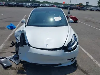 2023 Tesla Model 3 с VIN 5YJ3E1EAXPF645384, выставлен на аукционе IAAI как лот 42401955 с пробегом 18 031 миль миль и . История ставок и продаж доступна на DreamBid. Изображение 12.