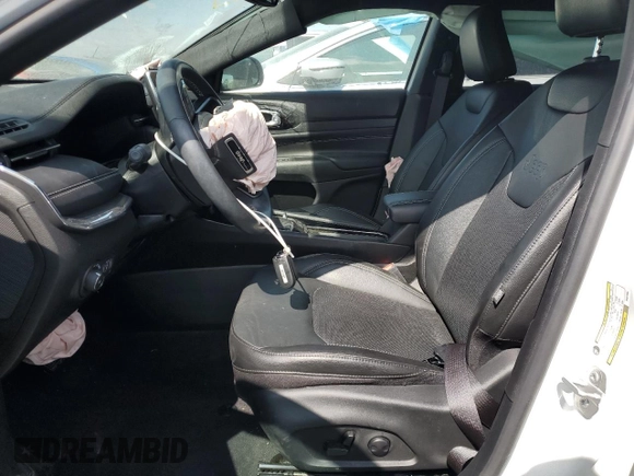 2022 Jeep Compass High Altitude с VIN 3C4NJDCB8NT211481, выставлен на аукционе Copart как лот 59004085 с пробегом 6 459 миль миль и Списание • Salvage title. История ставок и продаж доступна на DreamBid. Изображение 7.