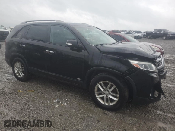2015 Kia Sorento LX z VIN 5XYKTCA64FG636749, wystawiony jako Copart lot #54692105 z przebiegiem 141 739 mil mil oraz Szkoda całkowita • Salvage title. Historia ofert i sprzedaży dostępna na DreamBid. Obrazek 4.