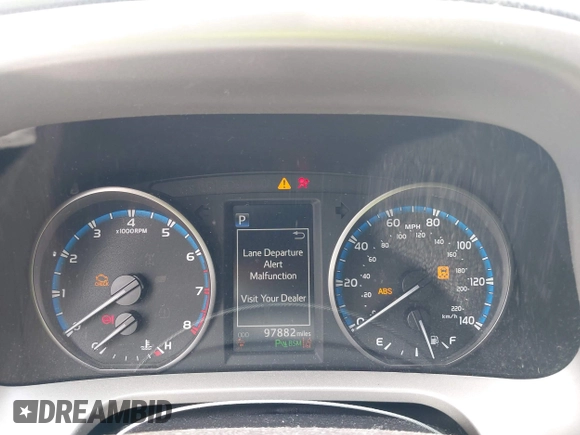 2018 Toyota RAV4 XLE z VIN 2T3RFREV6JW818232, wystawiony jako IAAI lot #42438512 z przebiegiem 97 882 mil mil oraz . Historia ofert i sprzedaży dostępna na DreamBid. Obrazek 7.