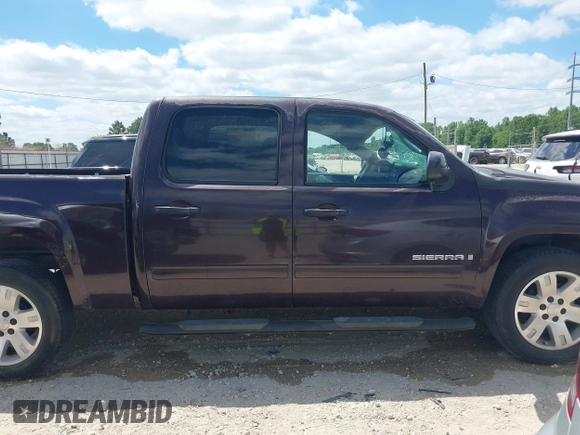 2008 GMC Sierra 1500 SLE1 z VIN 2GTEC13JX81125255, wystawiony jako IAAI lot #41955534 z przebiegiem 246 256 mil mil oraz . Historia ofert i sprzedaży dostępna na DreamBid. Obrazek 14.