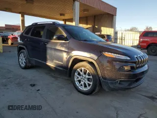 2014 Jeep Cherokee Latitude z VIN 1C4PJLCS2EW168480, wystawiony jako Copart lot #83882874 z przebiegiem 176 420 mil mil oraz Szkoda całkowita • Salvage title. Historia ofert i sprzedaży dostępna na DreamBid. Obrazek 4.