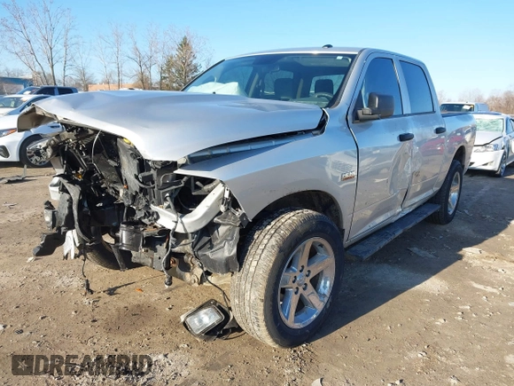 2017 Ram 1500 Express z VIN 3C6RR7KT1HG793157, wystawiony jako IAAI lot #41990661 z przebiegiem 92 038 mil mil oraz . Historia ofert i sprzedaży dostępna na DreamBid. Obrazek 2.