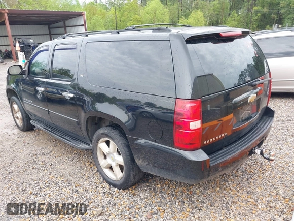 2007 Chevrolet Suburban LT with VIN 3GNFC16J87G228803, listed as a IAAI auction lot 41910240 with 303,191 mi miles and . Bid and sale history available at DreamBid. Image 3.