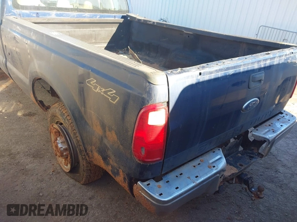 2008 Ford Super Duty F-250 SRW XL with VIN 1FTSX21548EE40960, listed as a IAAI auction lot 41203594 with 184,736 mi miles. Bid and sale history available at carsss.com. Image 3.