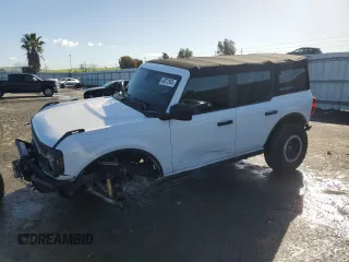 2023 Ford Bronco with VIN 1FMDE5DH8PLA85996, listed as a Copart auction lot 44072945 with 41,789 mi miles and Salvage Title. Bid and sale history available at carsss.com. Image 1.