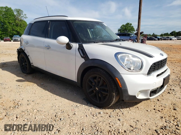 2012 MINI Countryman S with VIN WMWZC3C55CWP20240, listed as a Copart auction lot 53879585 with 141,331 mi miles and Salvage Title. Bid and sale history available at DreamBid. Image 4.