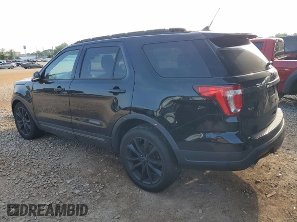 2019 Ford Explorer XLT z VIN 1FM5K7D81KGA57970, wystawiony jako Copart lot #55398775 z przebiegiem 83 616 mil mil oraz Szkoda całkowita • Salvage title. Historia ofert i sprzedaży dostępna na DreamBid. Obrazek 2.