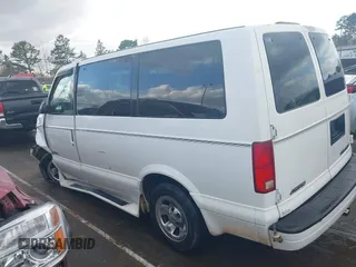 1998 Chevrolet Astro with VIN 1GNDM19W4WB103476, listed as a IAAI auction lot 41735080 with 210,293 mi miles. Bid and sale history available at carsss.com. Image 14.