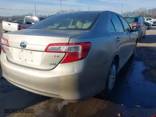 2013 Toyota Camry Hybrid LE with VIN 4T1BD1FK8DU093467, listed as a IAAI auction lot 41585354 with 239,604 mi miles. Bid and sale history available at carsss.com. Image 4.