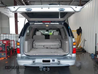 2005 Chevrolet Suburban Z71 with VIN 3GNFK16Z95G265896, listed as a IAAI auction lot 41248931 with 206,062 mi miles. Bid and sale history available at carsss.com. Image 12.
