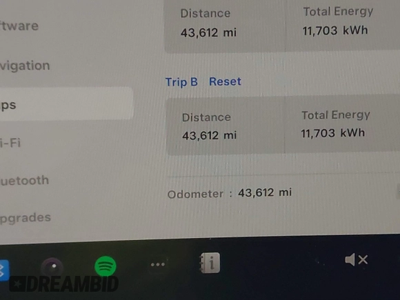 2023 Tesla Model 3 z VIN 5YJ3E1EA1PF512562, wystawiony jako IAAI lot #41719618 z przebiegiem 43 612 mil mil oraz . Historia ofert i sprzedaży dostępna na DreamBid. Obrazek 16.