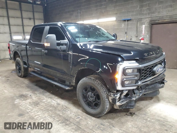 2023 Ford F-250 XL with VIN 1FT8W2BA0PEC08122, listed as a Copart auction lot 48153285 with 18,904 mi miles and Salvage title. Bid and sale history available at DreamBid. Image 4.