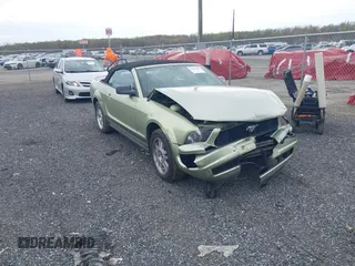 2005 Ford Mustang Deluxe with VIN 1ZVFT84N755231944, listed as a IAAI auction lot 41986281 with 235,544 mi miles. Bid and sale history available at carsss.com. Image 1.