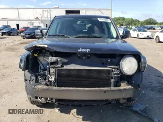 2014 Jeep Patriot Latitude z VIN 1C4NJRFB6ED884462, wystawiony jako Copart lot #60805885 z przebiegiem 95 995 mil mil oraz Czysty tytuł • Clean title. Historia ofert i sprzedaży dostępna na DreamBid. Obrazek 5.