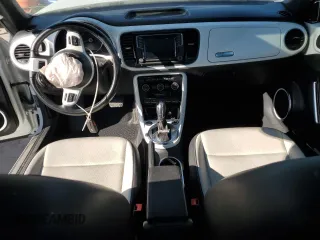 2018 Volkswagen Beetle SE with VIN 3VWJD7AT9JM728177, listed as a Copart auction lot 42438515 with 0 mi miles and Salvage Title. Bid and sale history available at carsss.com. Image 8.