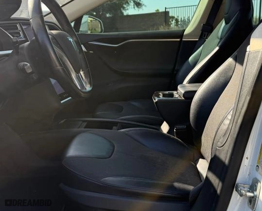 2013 Tesla Model S with VIN 5YJSA1CG8DFP12090, listed as a Copart auction lot 87286844 with 94,810 mi miles and Clean Title. Bid and sale history available at carsss.com. Image 5.