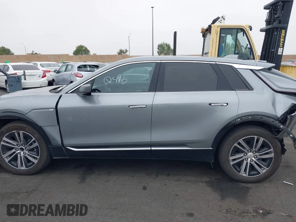 2024 Cadillac LYRIQ Luxury z VIN 1GYKPPRK1RZ109216, wystawiony jako IAAI lot #42180416 z przebiegiem 13 470 mil mil oraz . Historia ofert i sprzedaży dostępna na DreamBid. Obrazek 15.
