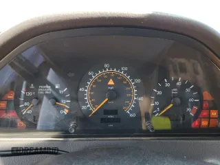 1995 Mercedes-Benz C with VIN WDBHA28E7SF255142, listed as a Copart auction lot 68411704 with 334,000 mi miles and Salvage Title. Bid and sale history available at carsss.com. Image 9.