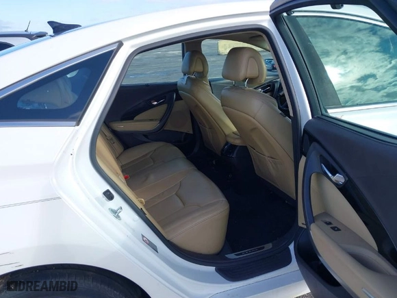 2015 Hyundai Azera Limited with VIN KMHFH4JGXFA474784, listed as a IAAI auction lot 41668106 with 126,709 mi miles. Bid and sale history available at carsss.com. Image 8.