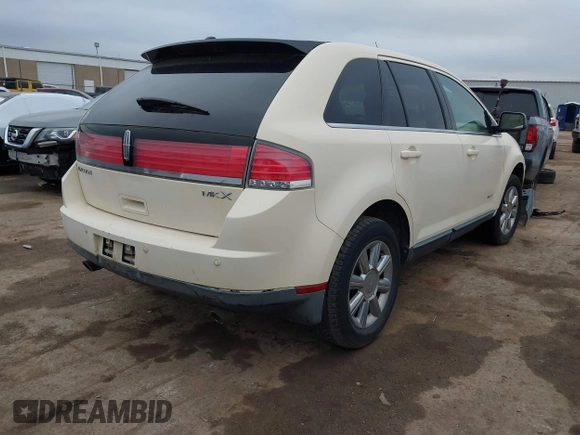 2007 Lincoln MKX with VIN 2LMDU68C57BJ17122, listed as a IAAI auction lot 41706762 with 170,982 mi miles. Bid and sale history available at carsss.com. Image 4.