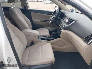 2017 Hyundai Tucson Value with VIN KM8J33A22HU493631, listed as a IAAI auction lot 41546380 with 1 mi miles. Bid and sale history available at carsss.com. Image 5.
