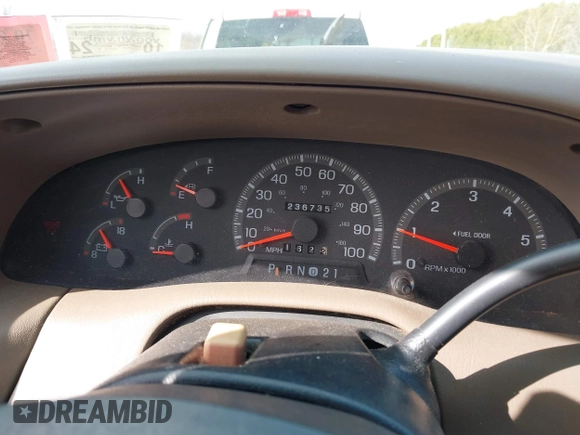 1997 Ford F-150 XL with VIN 1FTDX18WXVNB82554, listed as a IAAI auction lot 41821547 with 236,735 mi miles. Bid and sale history available at carsss.com. Image 7.