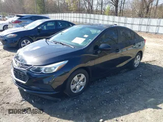 2017 Chevrolet Cruze LS z VIN 1G1BC5SM6H7107353, wystawiony jako IAAI lot #41817282 z przebiegiem 169 385 mil mil oraz . Historia ofert i sprzedaży dostępna na DreamBid. Obrazek 17.