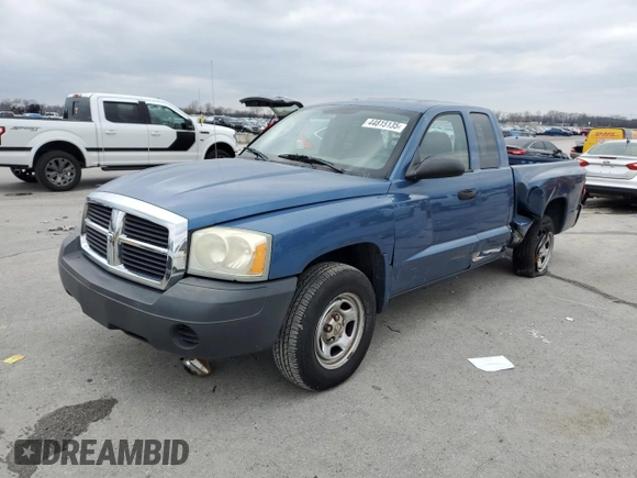 2005 Dodge Dakota ST with VIN 1D7HE22K75S329911, listed as a Copart auction lot 44815135 with 152,436 mi miles and Salvage Title. Bid and sale history available at DreamBid. Image 1.
