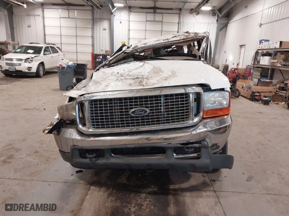 2000 Ford Excursion Limited with VIN 1FMSU43F5YED20090, listed as a IAAI auction lot 41152653 with NaN miles. Bid and sale history available at carsss.com. Image 12.
