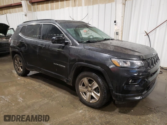 2022 Jeep Compass Altitude with VIN 3C4NJDBB3NT216606, listed as a Copart auction lot 47080645 with 44,825 mi miles and Salvage Title. Bid and sale history available at carsss.com. Image 4.