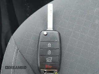 2016 Kia Sorento LX with VIN 5XYPG4A57GG003204, listed as a IAAI auction lot 42053975 with 189,653 mi miles. Bid and sale history available at carsss.com. Image 11.