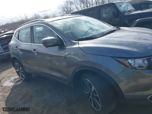 2017 Nissan Rogue Sport SL with VIN JN1BJ1CRXHW120874, listed as a IAAI auction lot 41838389 with 122,636 mi miles. Bid and sale history available at carsss.com. Image 13.