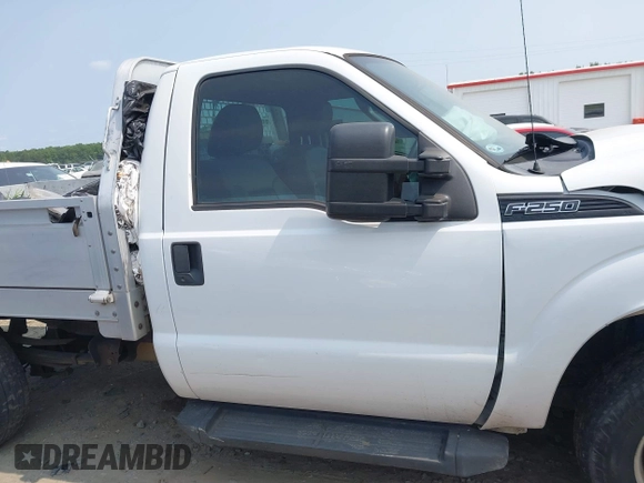 2015 Ford F-250 XL с VIN 1FDBF2A67FEC83574, выставлен на аукционе IAAI как лот 42420200 с пробегом Не указан миль и . История ставок и продаж доступна на DreamBid. Изображение 12.