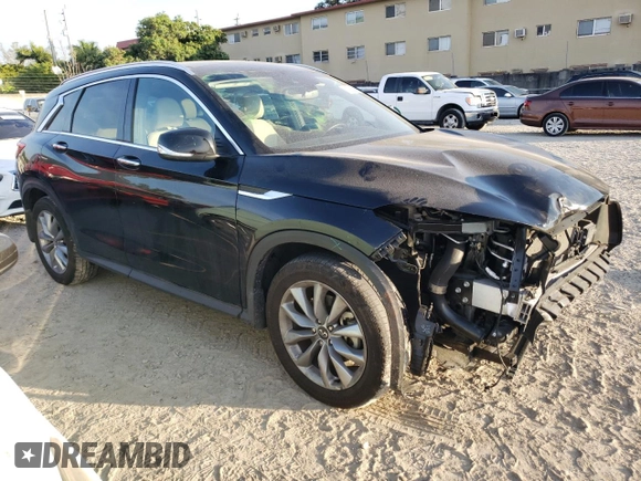 2021 Infiniti QX50 LUXE with VIN 3PCAJ5BA2MF125559, listed as a Copart auction lot 38032363 with 17,700 mi miles. Bid and sale history available at carsss.com. Image 4.