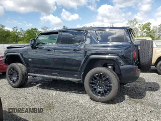 2024 GMC Hummer EV 2X with VIN 1GKB0NDE0RU109550, listed as a Copart auction lot 52746425 with 5,426 mi miles and Salvage Title. Bid and sale history available at carsss.com. Image 2.