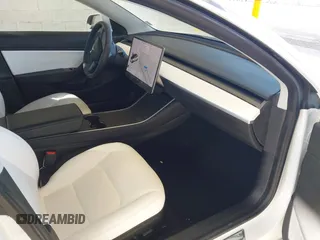 2020 Tesla Model 3 Performance z VIN 5YJ3E1EC2LF624900, wystawiony jako IAAI lot #42127589 z przebiegiem 36 758 mil mil oraz . Historia ofert i sprzedaży dostępna na DreamBid. Obrazek 5.