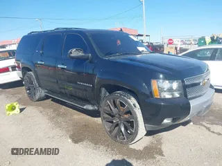 2011 Chevrolet Suburban LT with VIN 1GNSCJE06BR293634, listed as a IAAI auction lot 41742616 with 204,222 mi miles. Bid and sale history available at carsss.com. Image 1.